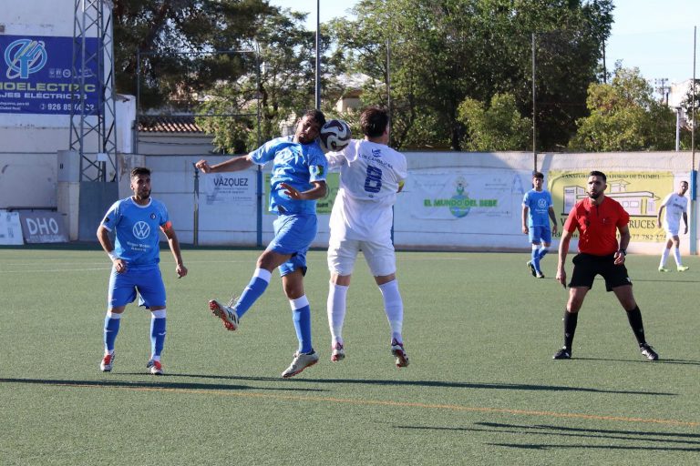 El Hellín C.F. visita un campo difícil en Villamalea para defender su liderato
