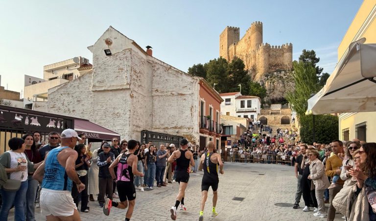 César López y Mari Carmen Risueño conquistan la XXIV Media Maratón de Almansa