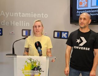 Hellín activa el verano deportivo con más de 300 plazas en cursos de natación y una programación adaptada al calor