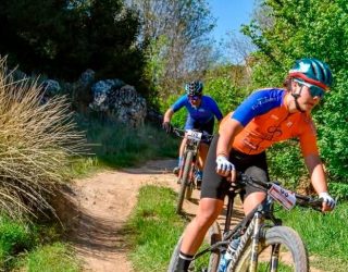 La hellinera Lucía Navarro gana en Elche de la Sierra y suma su quinta victoria