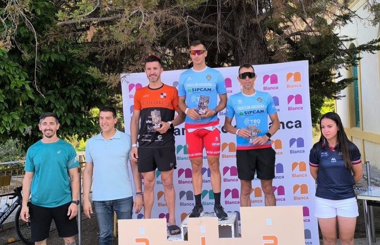 Rafael López Hermosilla, tercero tras una espectacular remontada en el XXIII Triatlón Villa de Blanca