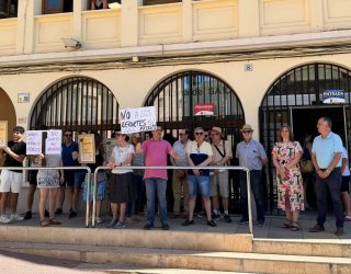 Protesta en Hellín por la supresión de alemán y francés en la EOI