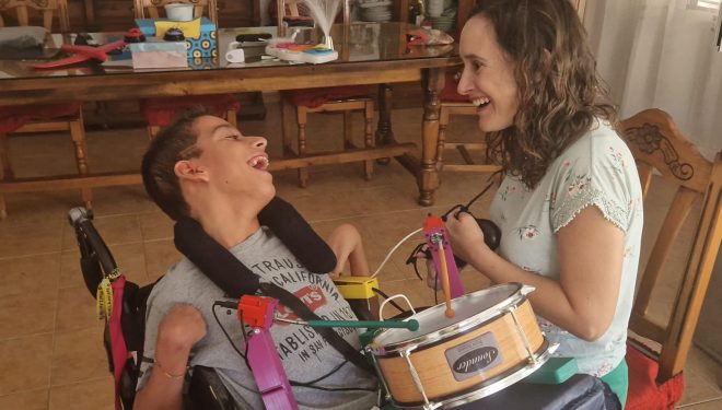 David Requena recibe el Premio Romper Barreras por su proyecto Racataplán, el tambor que emociona a Hellín David Requena recibe el Premio Romper Barreras por su proyecto Racataplán, el tambor que emociona a Hellín