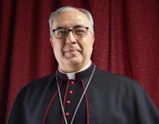Con la iglesia hemos topado…