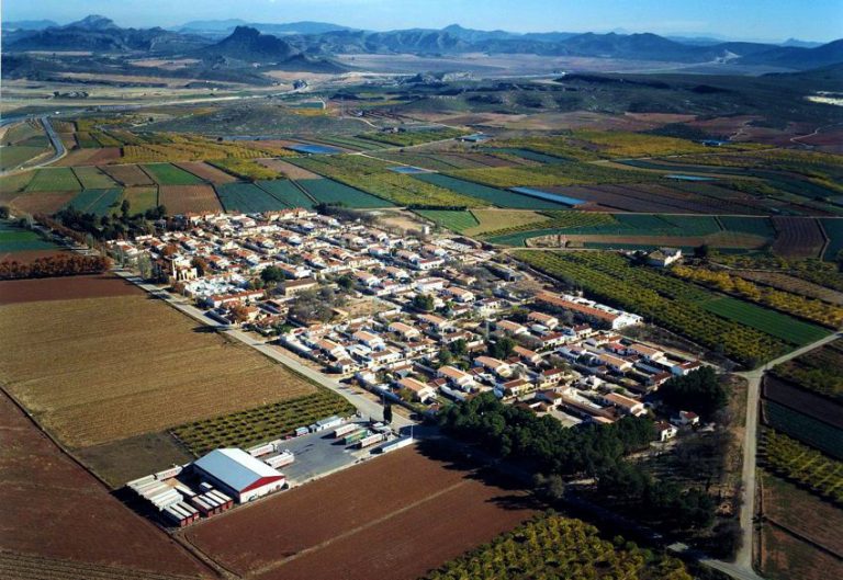 Las zonas infantiles de Minateda y Nava de Campaña serán renovadas con criterios de inclusión y seguridad