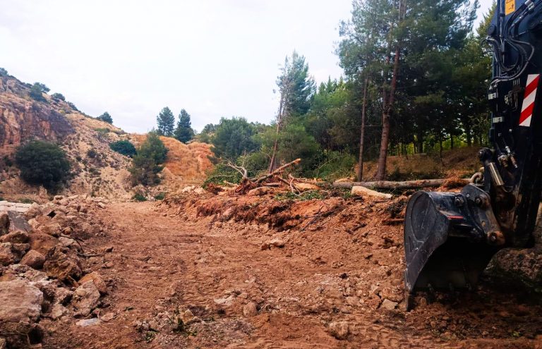 “Las raíces de Letur no se venden”: los vecinos denuncian la destrucción de Las Fuentes y señalan a la CHS