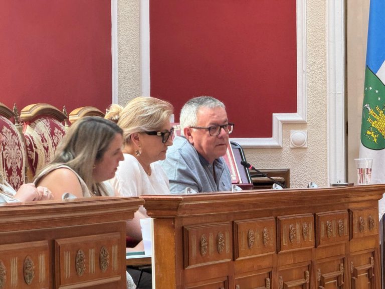 Según la concejala socialista, Luscinda Carreres, “la Escuela Oficial de Idiomas no cerrará el próximo curso”