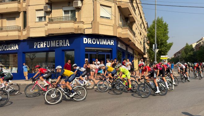 HellÃn arropa el paso fugaz de la I Vuelta Ciclista a Castilla-La Mancha Leader HellÃn arropa el paso fugaz de la I Vuelta Ciclista a Castilla-La Mancha Leader