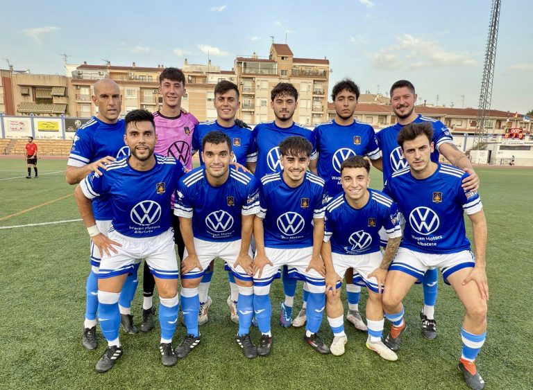 El Hellín C.F. recibe al segundo clasificado en un duelo clave en Santa Ana