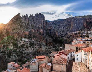 Tres detenidos por engañar a varios vecinos un pueblo de la Sierra