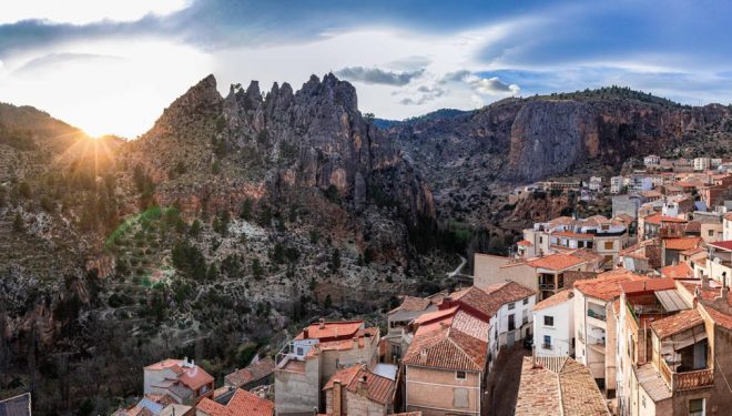 Tres detenidos por engañar a varios vecinos un pueblo de la Sierra