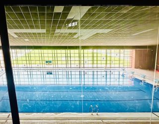 La piscina climatizada de Hellín estrena temporada 2025/26 con instalaciones renovadas