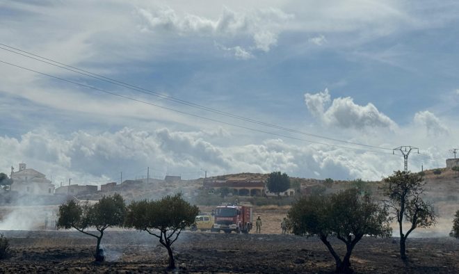 Incendio zona Cementerio / Calvario de Hellín. M.A.