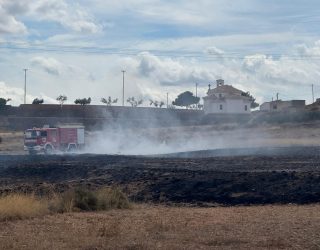 Incendio en la zona del Calvario de Hellín junto a la ermita