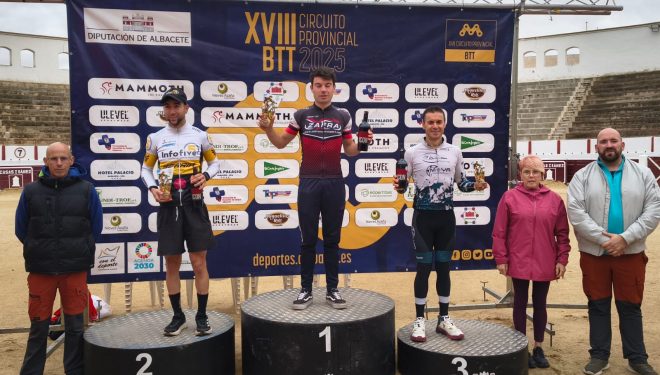 David Zafra y Rosario Alacid revalidan su victoria en la BTT ‘Ironmanchuela’