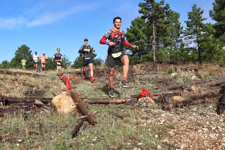 Doble cita deportiva del Circuito de Diputación con atletismo y trail en Abengibre y Vianos