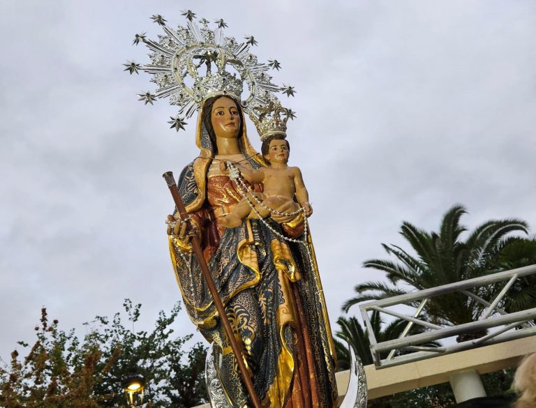 Emotiva Misa de despedida a la Virgen del Rosario en vísperas del Día de la Patrona