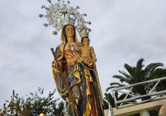 Emotiva Misa de despedida a la Virgen del Rosario en vísperas del Día de la Patrona
