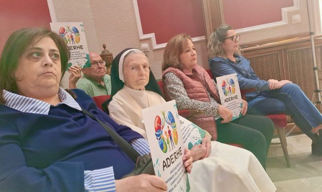 Entrega de 6.000 firmas para una Unidad de Diálisis en el Hospital de Hellín Entrega de 6.000 firmas para una Unidad de Diálisis en el Hospital de Hellín