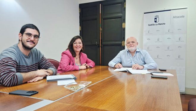 Ruiz Santos visita Tobarra y se reúne con la nueva alcaldesa Estefanía Escribano Ruiz Santos visita Tobarra y se reúne con la nueva alcaldesa Estefanía Escribano