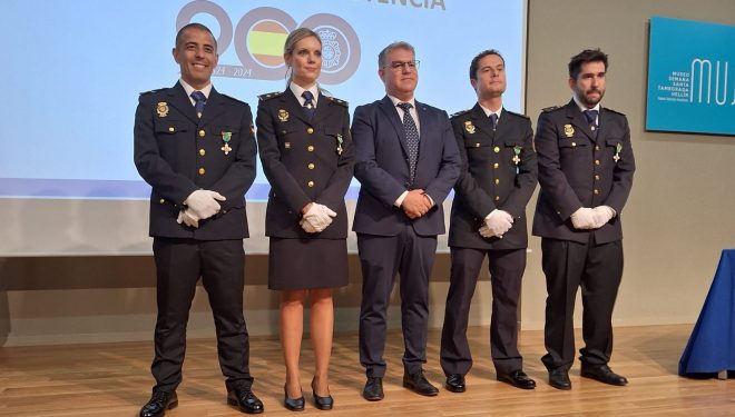 Homenaje a la Policía Nacional en Hellín por el día de sus patronos Homenaje a la Policía Nacional en Hellín por el día de sus patronos