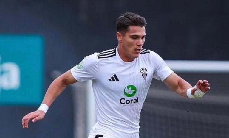 Vicente Vidal, joven defensa hellinero, convocado por primera vez con el Albacete Balompié
