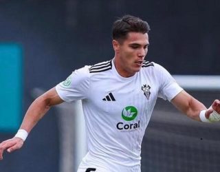 Vicente Vidal, joven defensa hellinero, convocado por primera vez con el Albacete Balompié