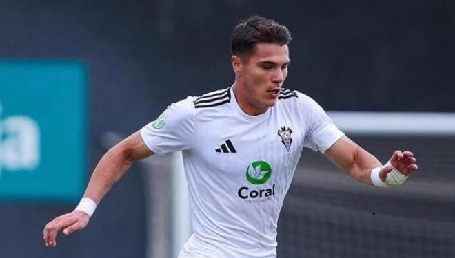 Vicente Vidal, joven defensa hellinero, convocado por primera vez con el Albacete Balompié Vicente Vidal, joven defensa hellinero, convocado por primera vez con el Albacete Balompié