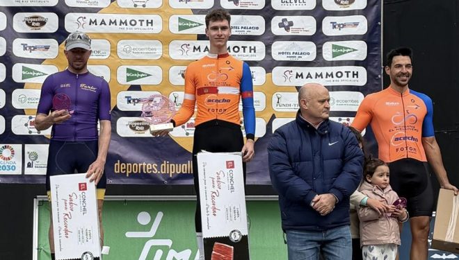 Dominio hellinero en Albacete con victoria de Juan González y tercer puesto de Alberto López