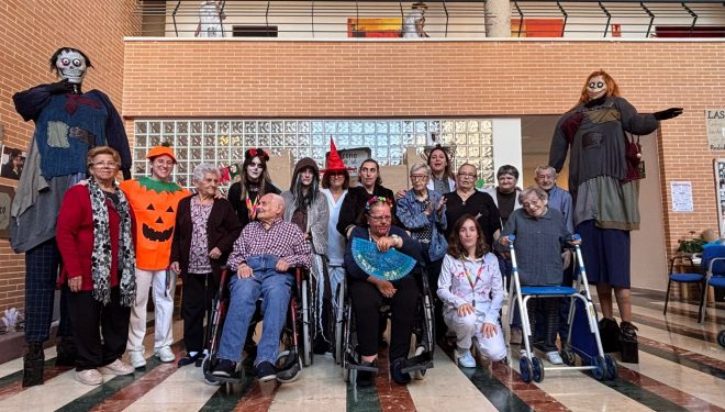 Los mayores de la residencia Las Hazas celebran Halloween con una divertida escape room