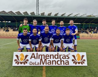 El Hellín C.F. salva un punto en un duelo bronco