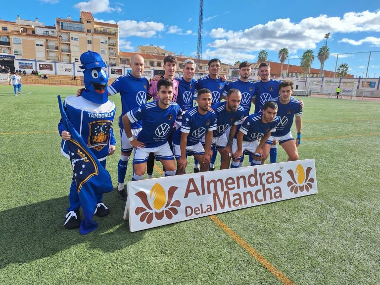 El colista Munera rompió la racha ganadora del Hellín C.F.