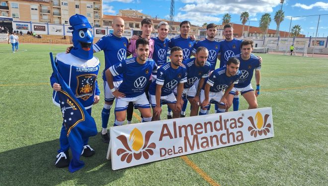 El colista Munera rompió la racha ganadora del Hellín C.F.