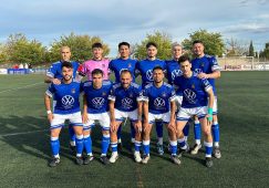 El Hellín C.F. golea al Atlético Ibañés y sigue imparable