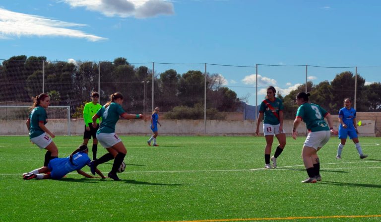 El Hellín Femenino compite pero cae ante el Lominchar en el Eloy Jiménez (2-4)