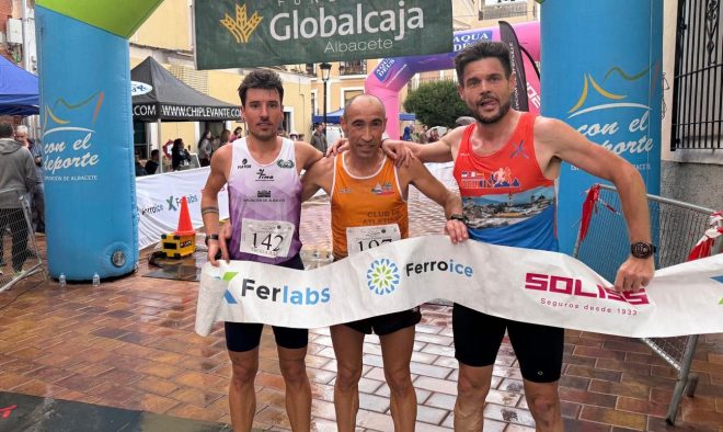 J. Javier Ochoa Rubio con sus compañeros de podio.