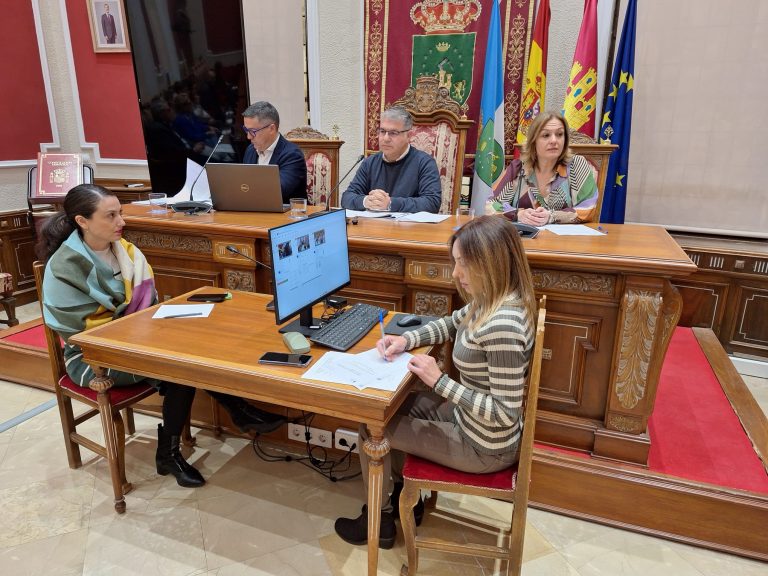 El Pleno aprueba la modificación del contrato de la obra de la Avenida de la Libertad con la abstención del PSOE