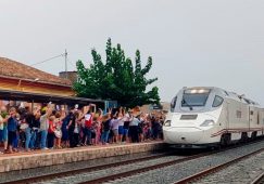 Nueva concentración en Hellín para reclamar el regreso del tren