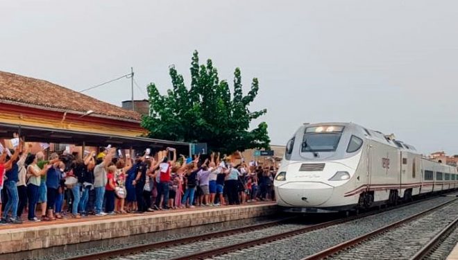 Nueva concentración en Hellín para reclamar el regreso del tren