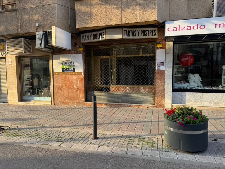 El pequeño comercio, en peligro de extinción pero clave para la vida en Hellín