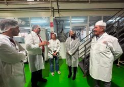 El Gobierno regional destaca a Turrones San Andrés como empresa emblemática en su 125 aniversario El Gobierno regional destaca a Turrones San Andrés como empresa emblemática en su 125 aniversario