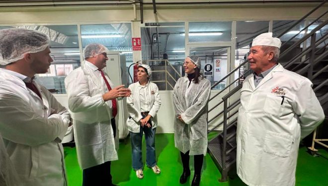 El Gobierno regional destaca a Turrones San Andrés como empresa emblemática en su 125 aniversario