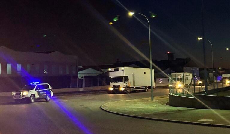 La Guardia Civil interviene más de diez camiones y caravanas vinculados a la rave del Cenajo