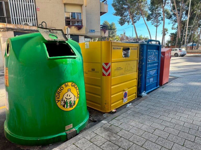 Afectada la recogida del contenedor amarillo en Hellín por la huelga de FCC Medio Ambiente