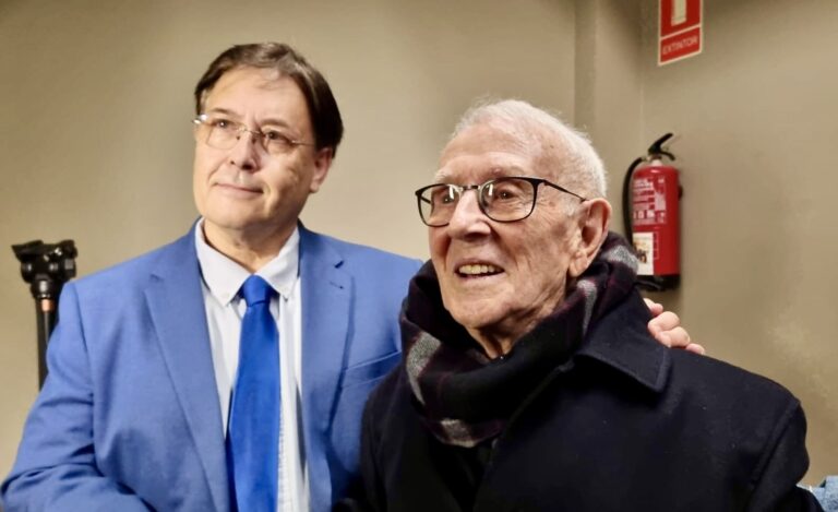 Las fotografías de Juan Picornell pasan a engrosar la bibliografía de José Antonio Iniesta