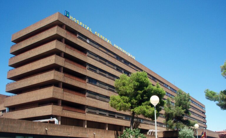 Trasladado al Hospital de Albacete un trabajador tras sufrir el aplastamiento de ambos brazos en Hellín