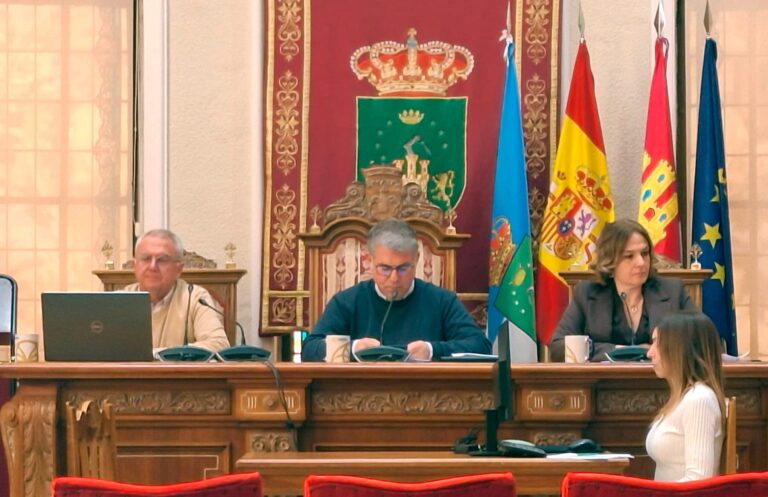 El Pleno aprueba medidas en turismo, urbanismo y servicios municipales en la sesión ordinaria de febrero