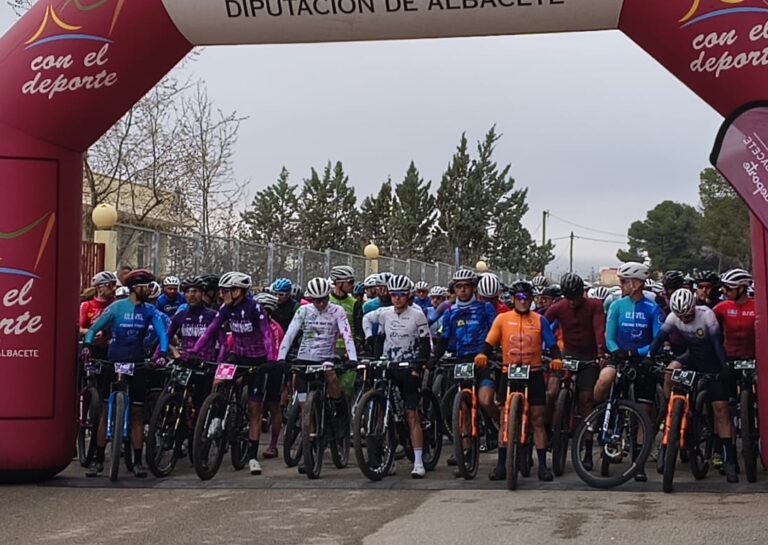La BTT ‘Ramblas y Cerros’ reúne a más de 350 ciclistas y deja varios podios para Hellín