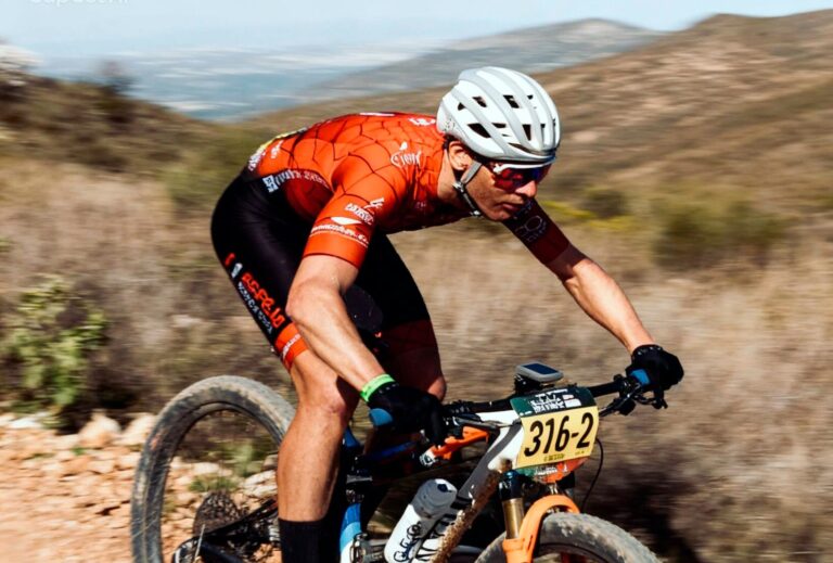 El hellinero Ángel Romero logra el tercer puesto en la Andalucía Bike Race