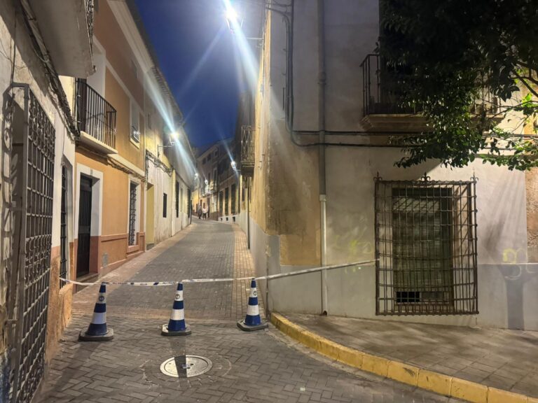 Parte de la histórica “Casa de los Salazar” se derrumba en Hellín y obliga a desalojar una vivienda”